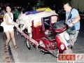 80后夫妻郑州摆地摊 既买了房又买了车