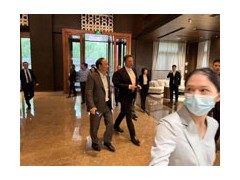 网传：马斯克与宁德时代董事长曾毓群会面或商谈电池电芯供应等合作？图