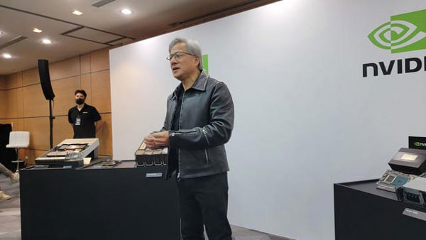 英伟达首席执行官黄仁勋:英特尔工艺令人满意,对与英特尔合作生产持开放态度 英伟达首席执行官黄仁勋:英特尔工艺令人满意,对与英特尔合作生产持开放态度
