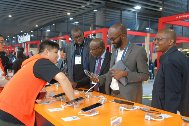 OUKITEL 闪耀 MWC 2025,三防新科技引爆全场! OUKITEL 闪耀 MWC 2025,三防新科技引爆全场!