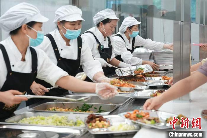 述评:打开大门,不应止步于节假日和机关大院 述评:打开大门,不应止步于节假日和机关大院